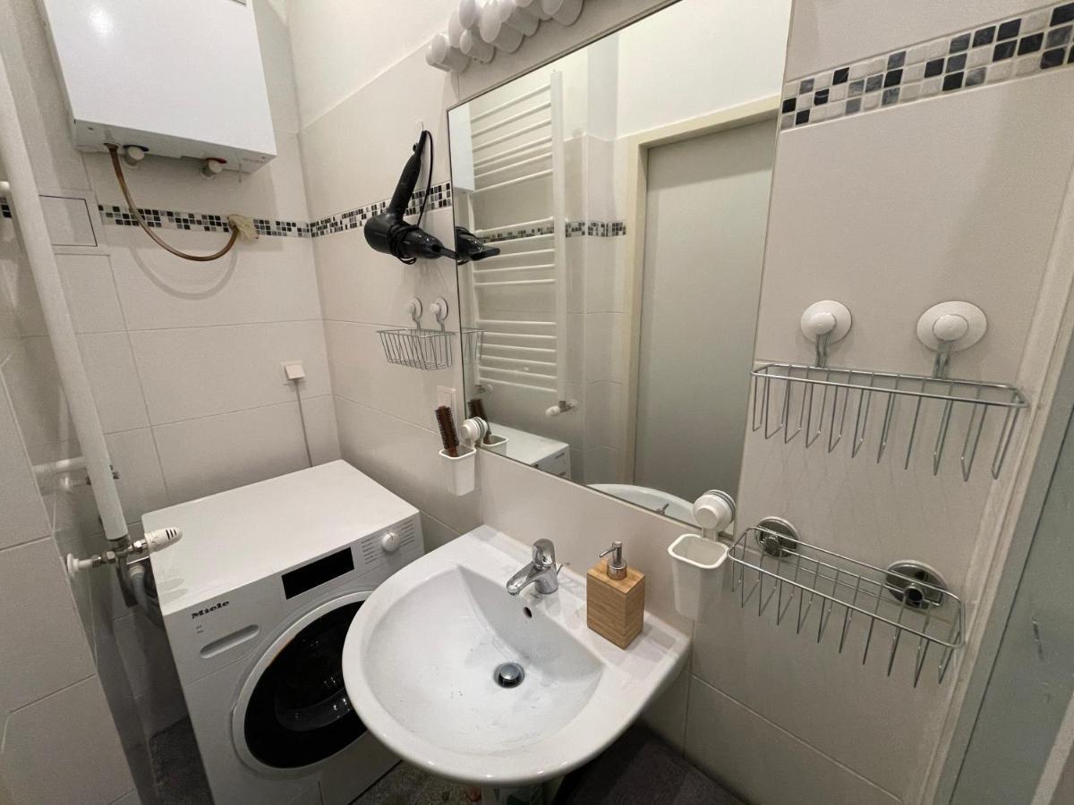 Ferienwohnung Central Sunny Flat With Free Parking Wien Exterior foto