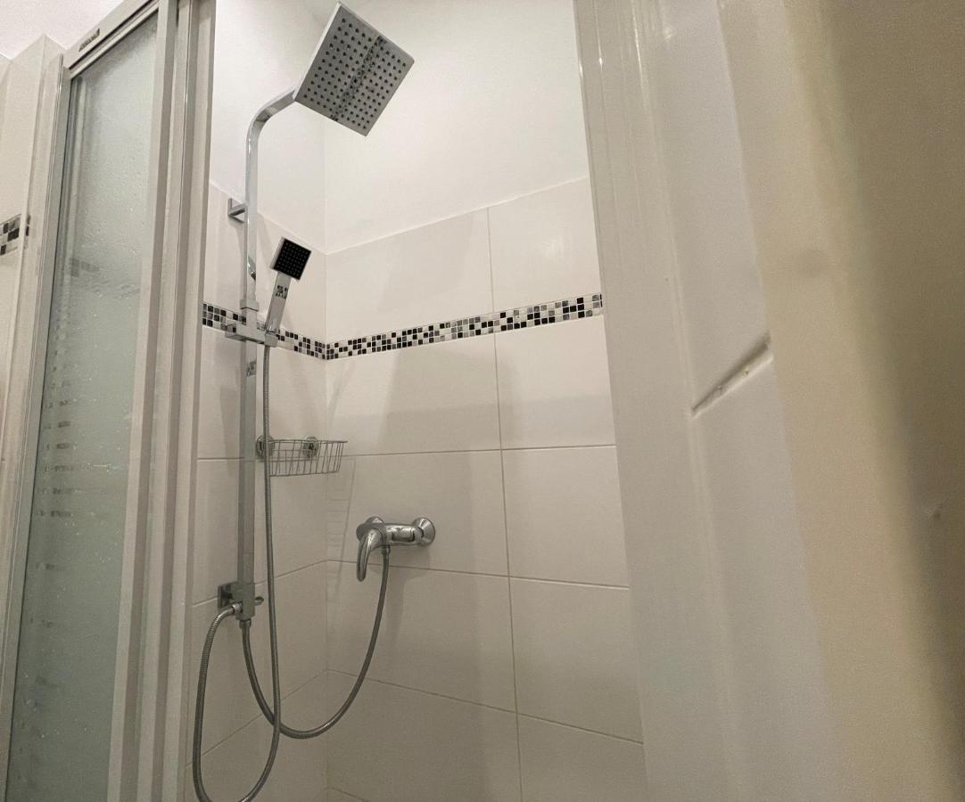 Ferienwohnung Central Sunny Flat With Free Parking Wien Exterior foto